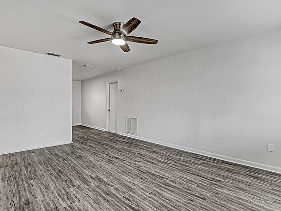 5th image of 589 Island Dr Unit 589