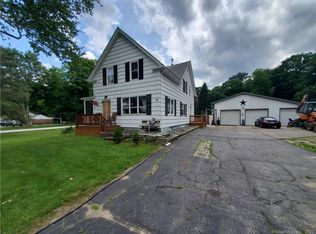 69 High St, Moosup, CT 06354