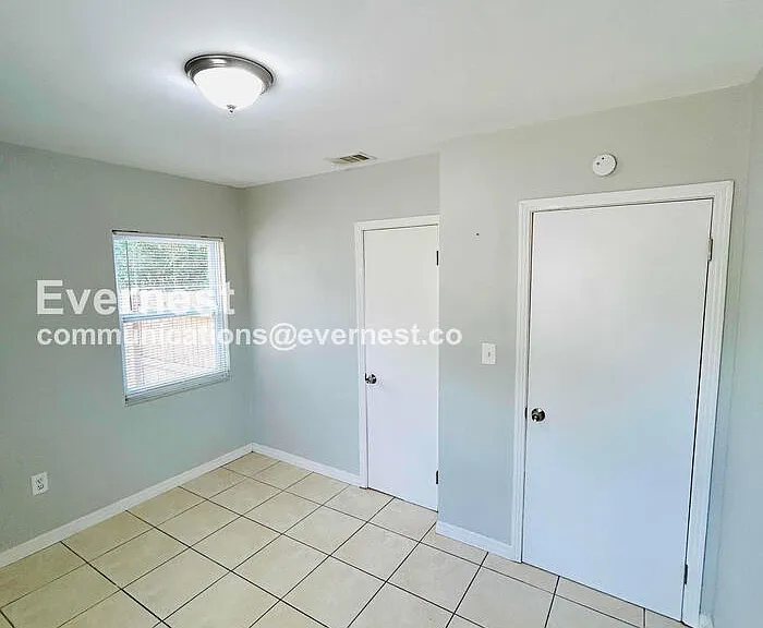 3019 W Meadow St — Photo 10