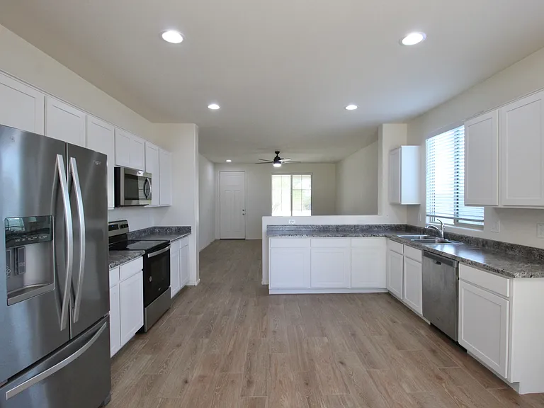 17864 W Paraiso Dr — Photo 6
