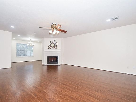 3rd image of 119 Chandler Ct