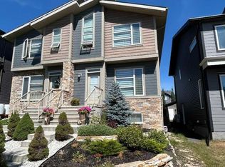38 S Sage Bluff Gate NW, Calgary, AB T3R0Y9