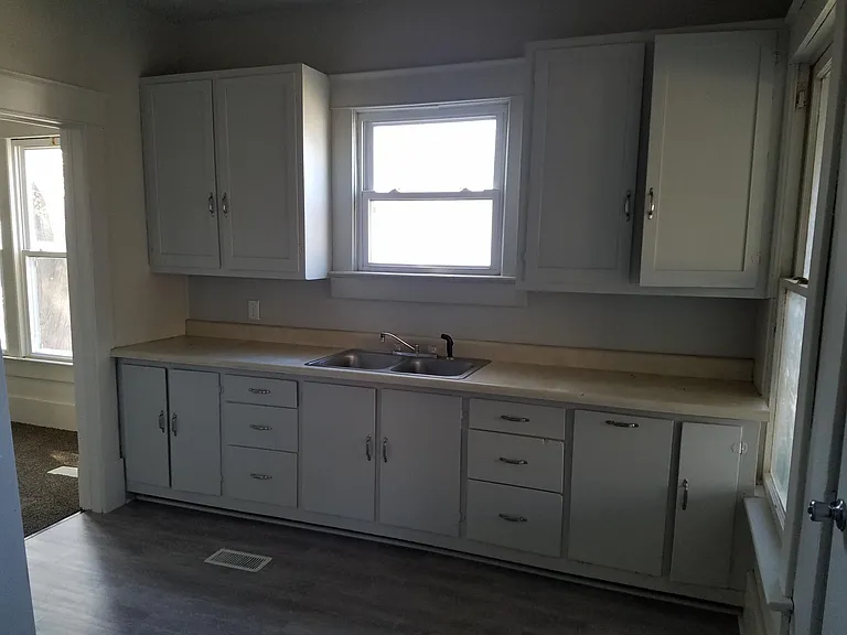 408 S Tebo St — Photo 7