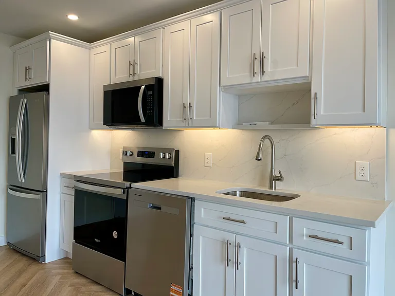 381 Wickenden Street — Photo 11