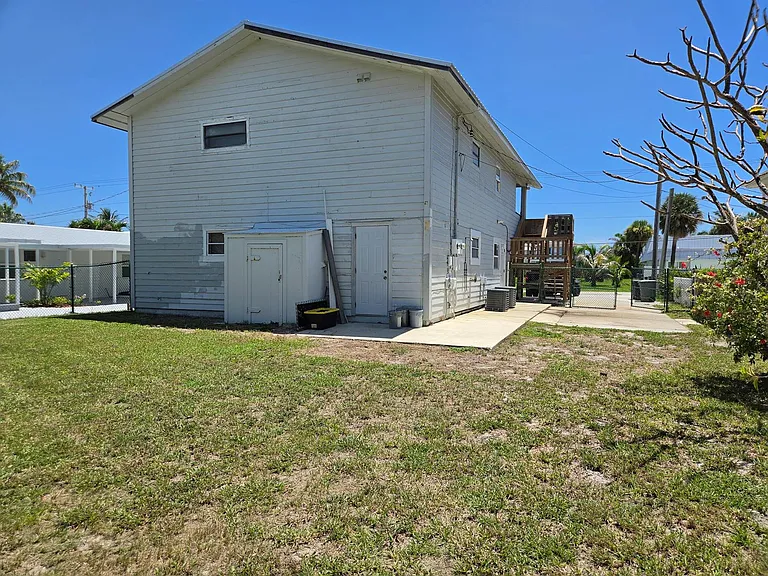 337 Hernando St — Photo 5