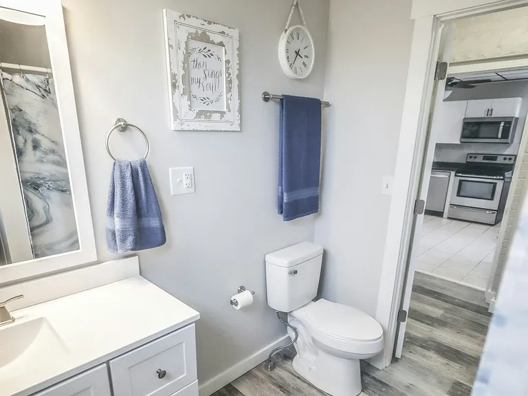 Full Bathroom