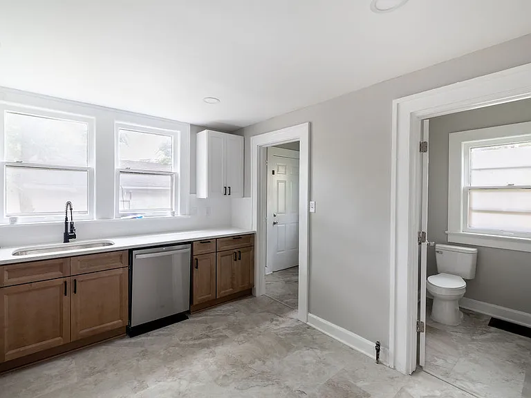 3556 N College Ave — Photo 13