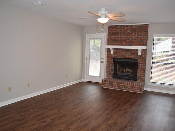 3rd image of 1700 Greenridge Trl