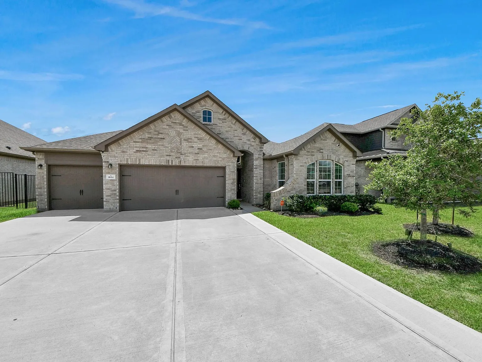 3 bed, 2.0 bath, 1801 sqft, $2,800 — Photo 1
