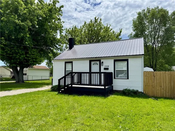 2310 Harmon St NE, Canton, OH 44705