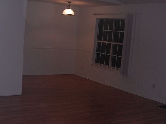 2nd image of 1424 Deerpond Ln