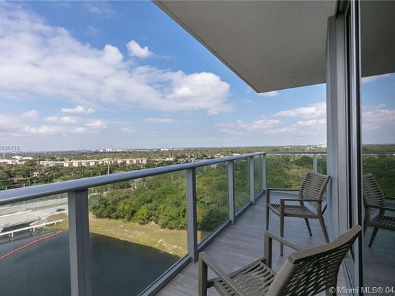 4th image of 16385 Biscayne Blvd Unit 1501