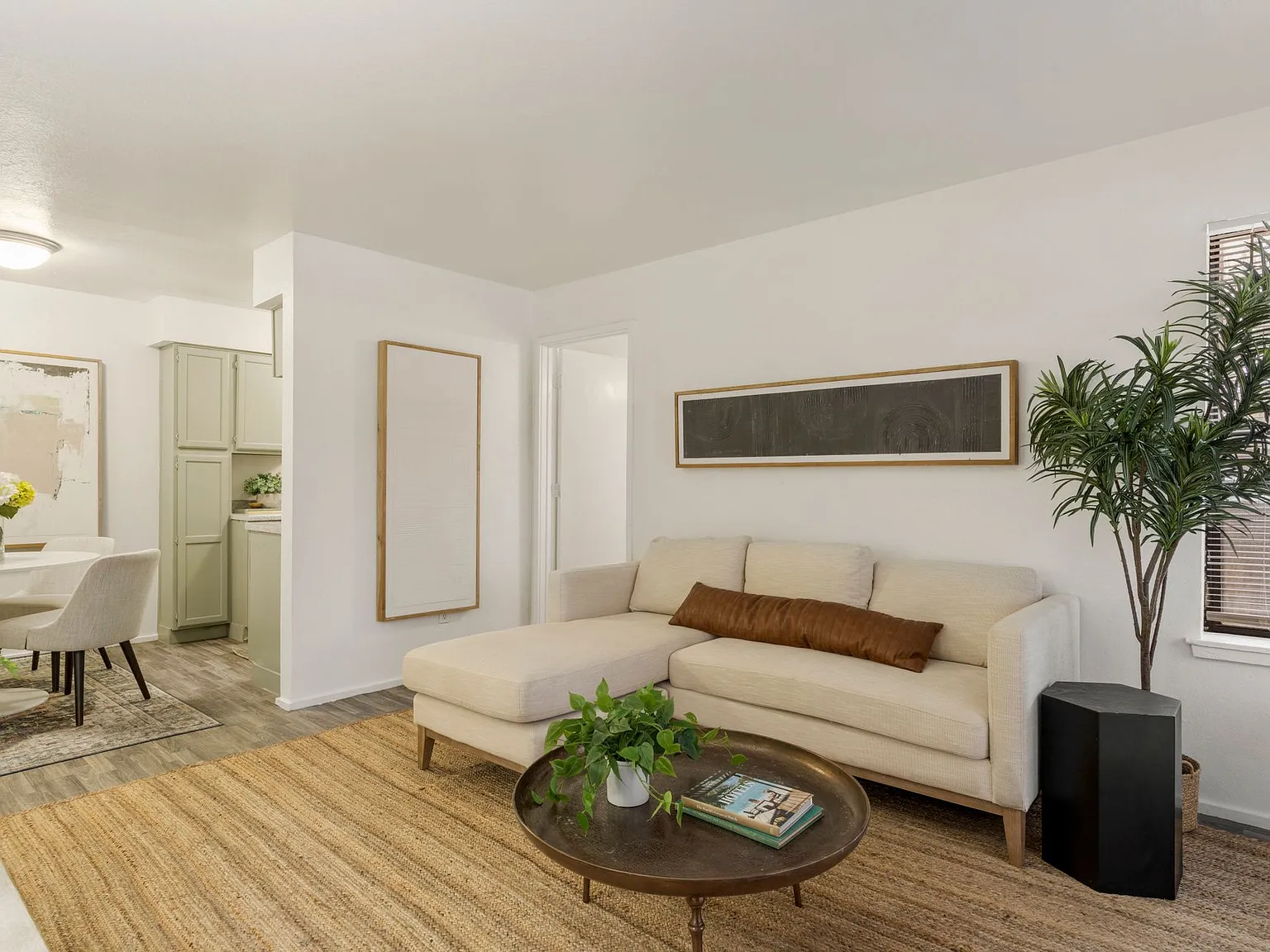 Forest Pointe Apartments — Photo 1