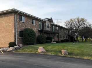 6941 N 76th St APT 10, Milwaukee, WI 53223