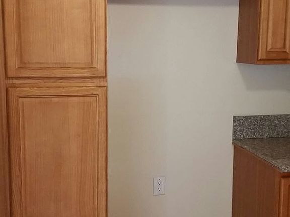 4th image of 615 N Isabel St APT 1