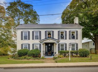 215 S Irish St, Greeneville, TN 37743