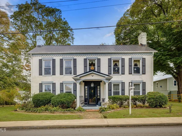 215 S Irish St, Greeneville, TN 37743