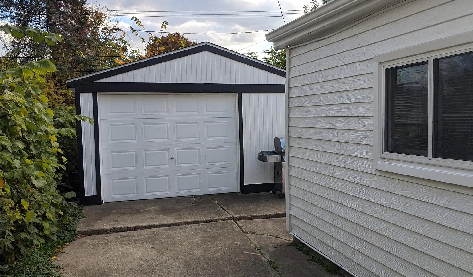 1640 Jarvis St — Photo 4