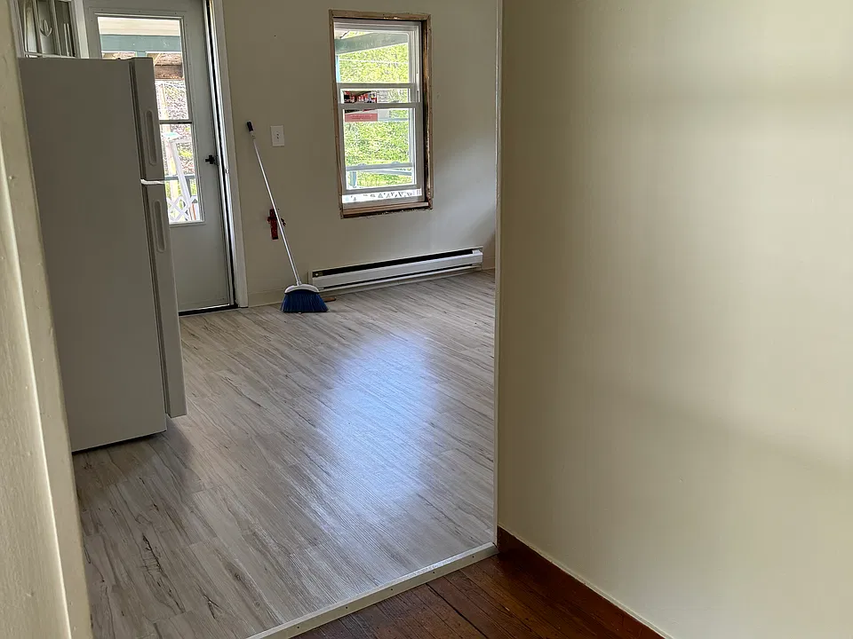 From livingroom to kitchen