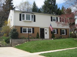 1217 Gladstone Dr, Rockville, MD 20851
