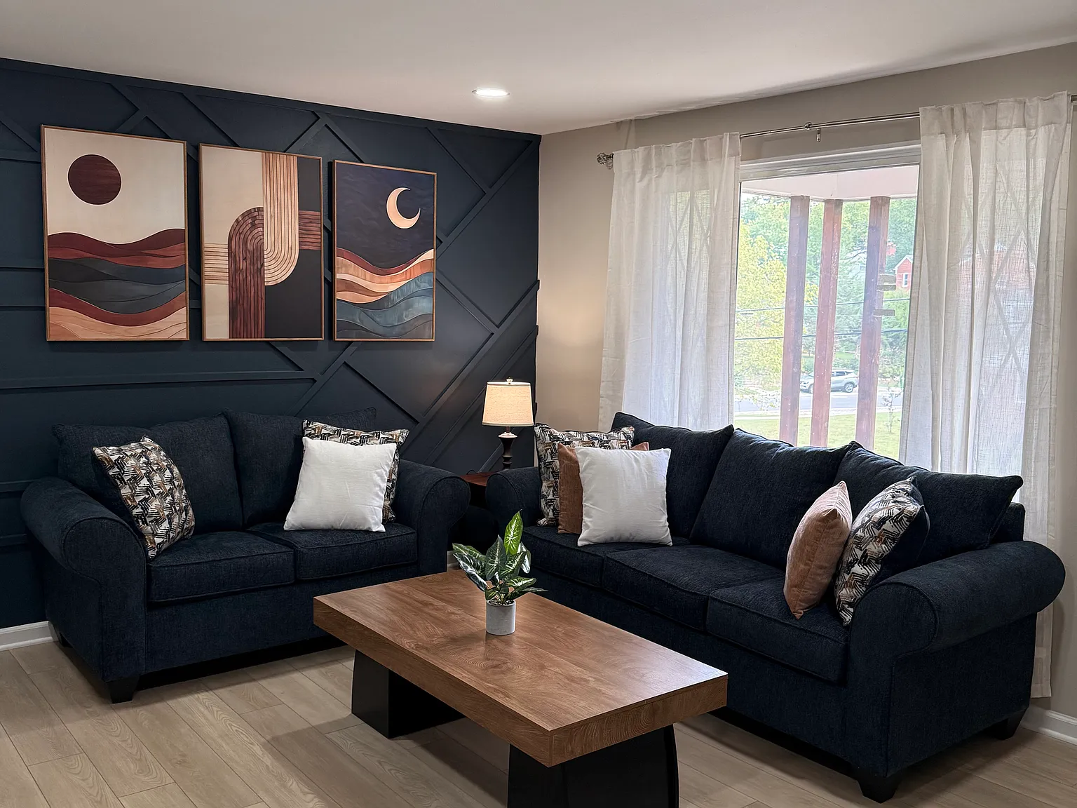 5 bed, 10000 sqft, $1,700 — Photo 2