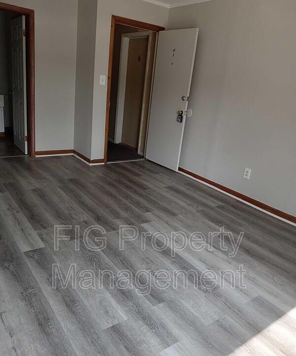 1st image of 112 Watauga Ave E #7