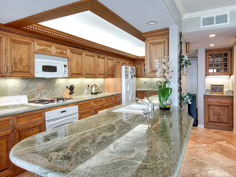 26032 Vista Dr E — Photo 8