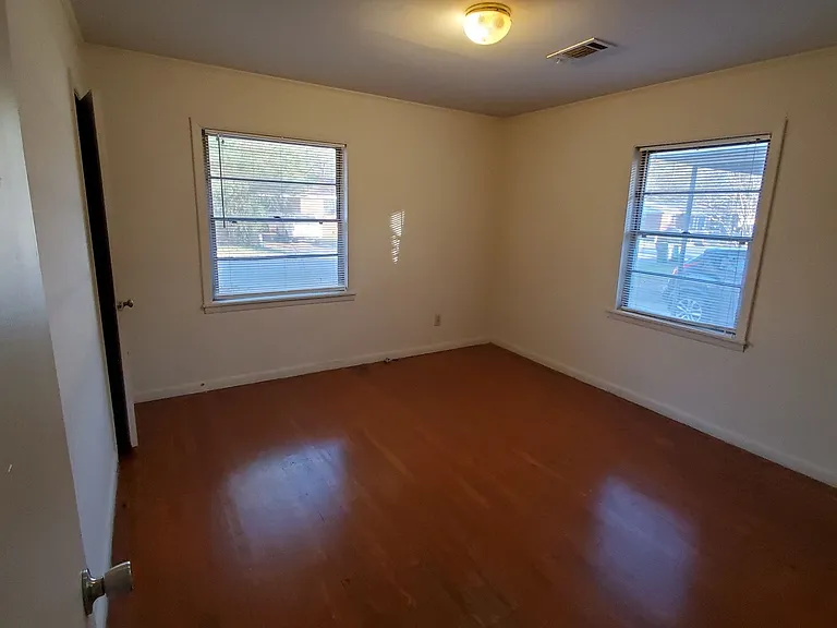 3208 Whitfield St — Photo 13