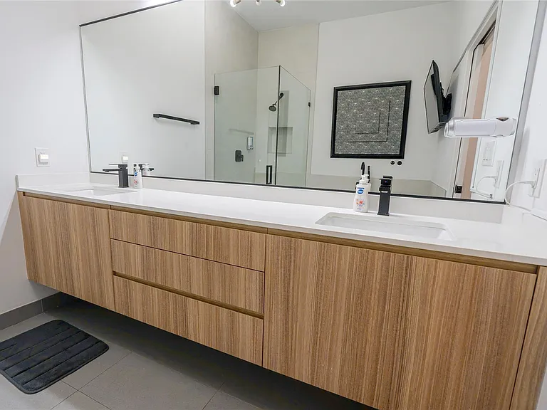 709 Memorial Heights Dr — Photo 32