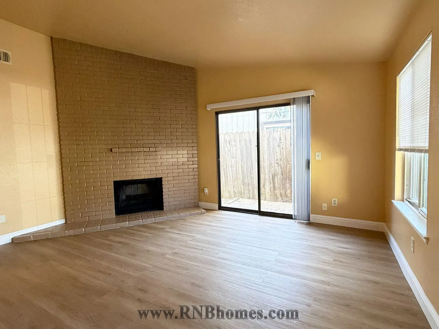 Renick Way 3932 — Photo 4