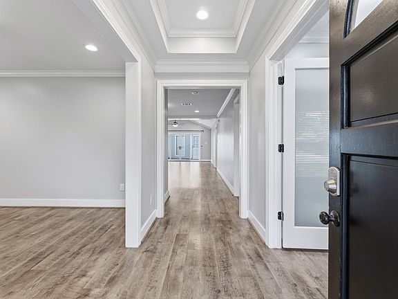 4th image of 9410 Fairdale Ln