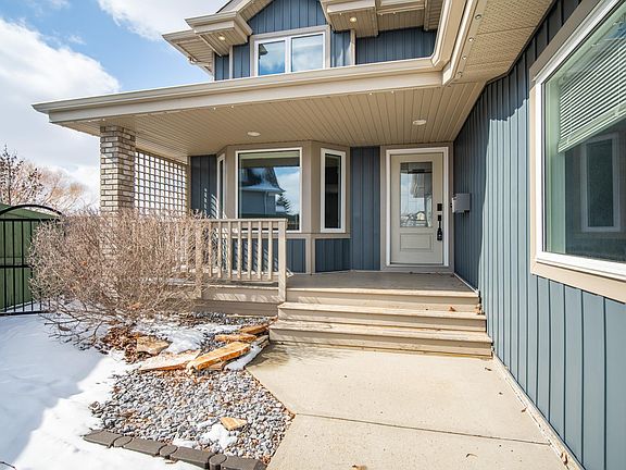 3rd image of 30 Carson Ct
