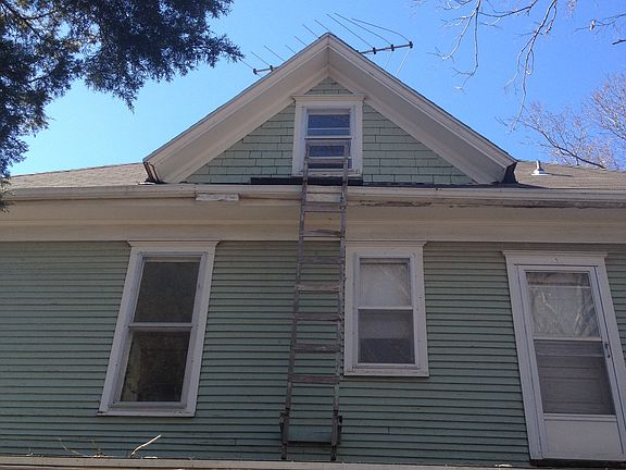 3rd image of 951 S Santa Fe Ave