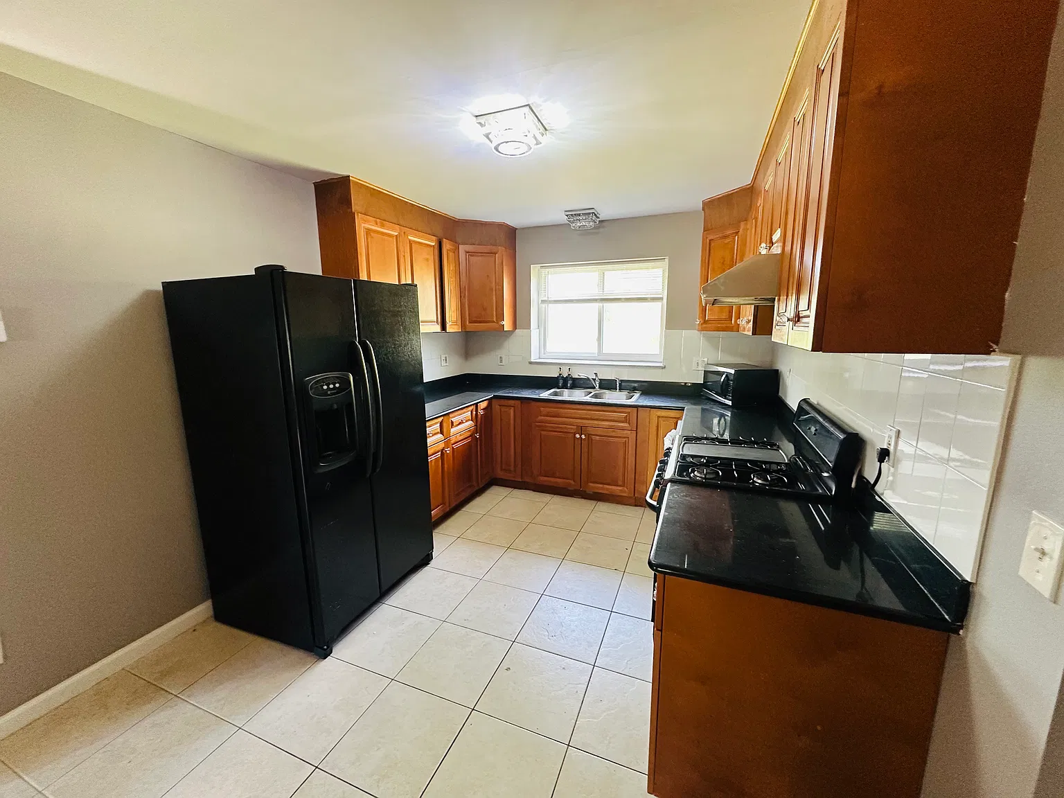 3 bed, 1080 sqft, $1,795 — Photo 4