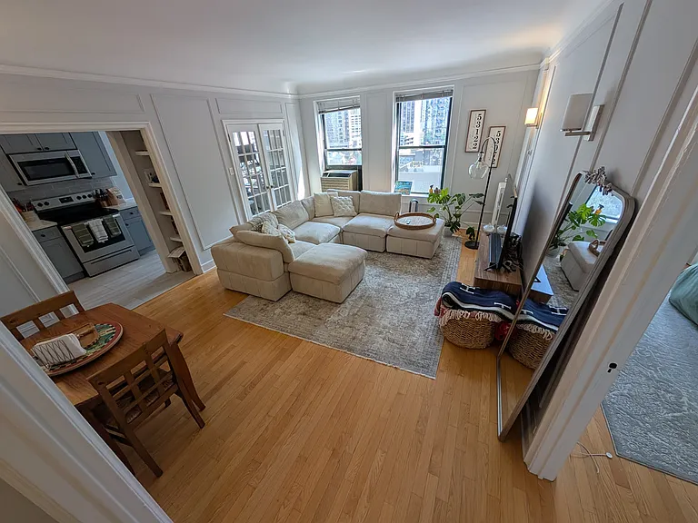 10 W Elm St — Photo 33