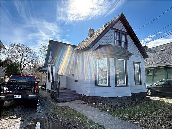 2nd image of 305 Hartson St
