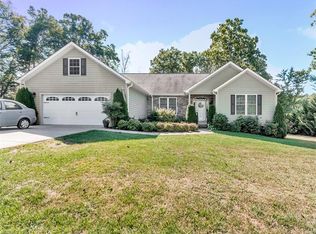 3 Foggy Glen Dr, Arden, NC 28704