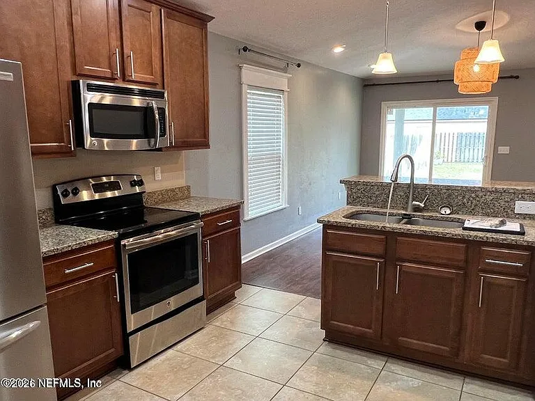 4198 Victoria Lakes Dr W — Photo 9