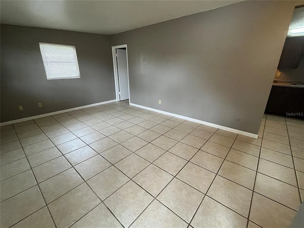 2 bed, 1.0 bath, 644 sqft, $945 — Photo 3