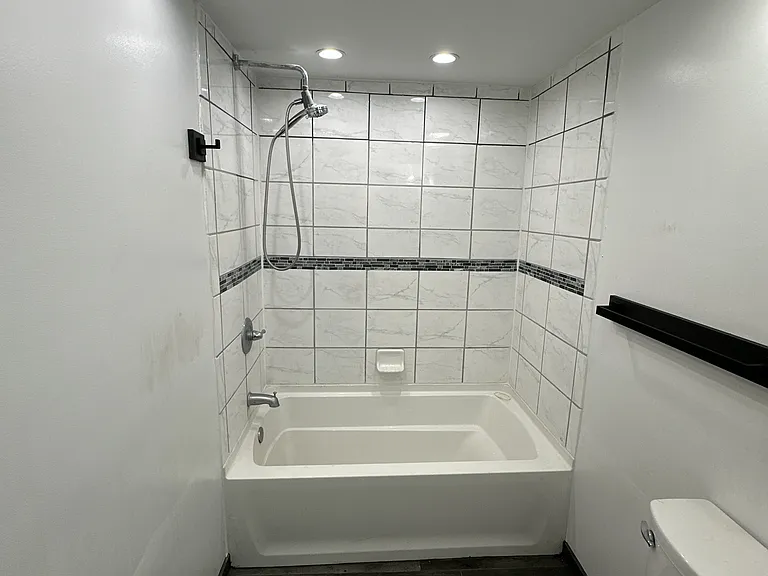 4-534 W 6th St #4 — Photo 5