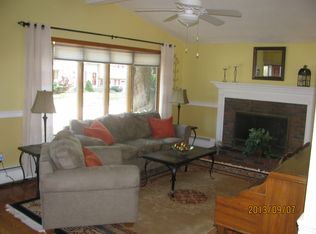 6 Hillview Rd, North Reading, MA 01864