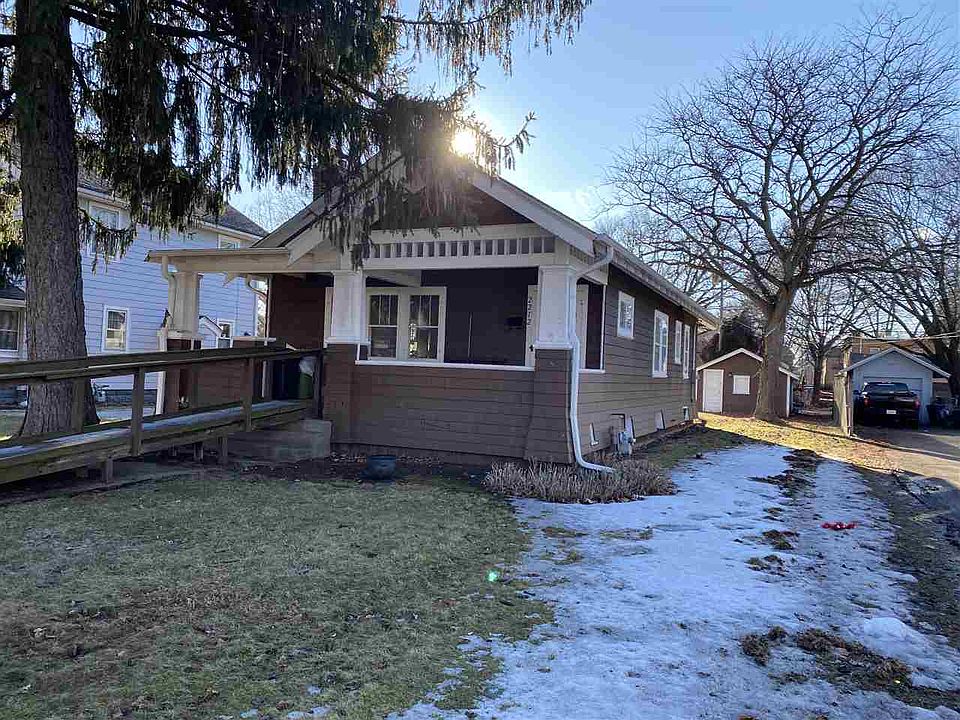 1st image of 2212 Douglas St