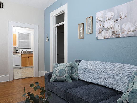 5th image of 128 E Magnolia Ave #3