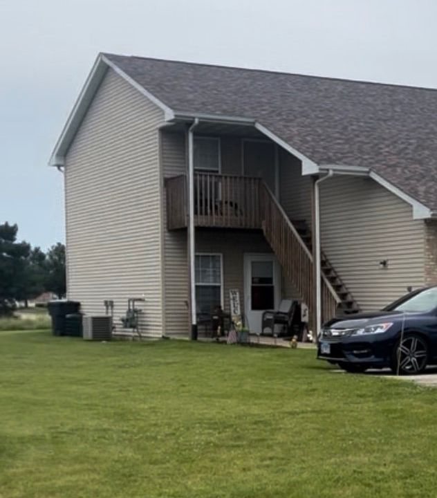 1st image of 4640 Adamson Ln APT 4