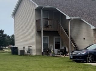 4640 Adamson Ln APT 4, Machesney Park, IL 61115