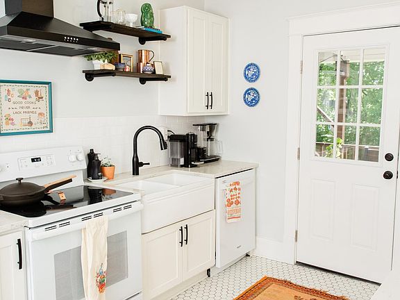 5th image of 415 Park Cir