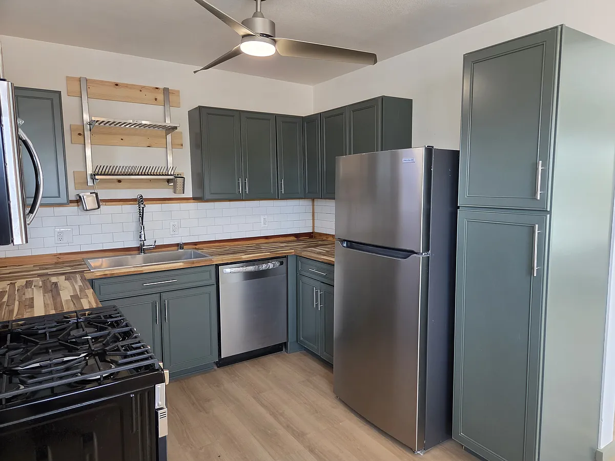 Kitchen - 4327 York Blvd #4327