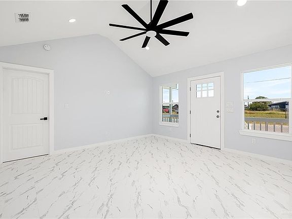2nd image of 5607 Esmeralda St