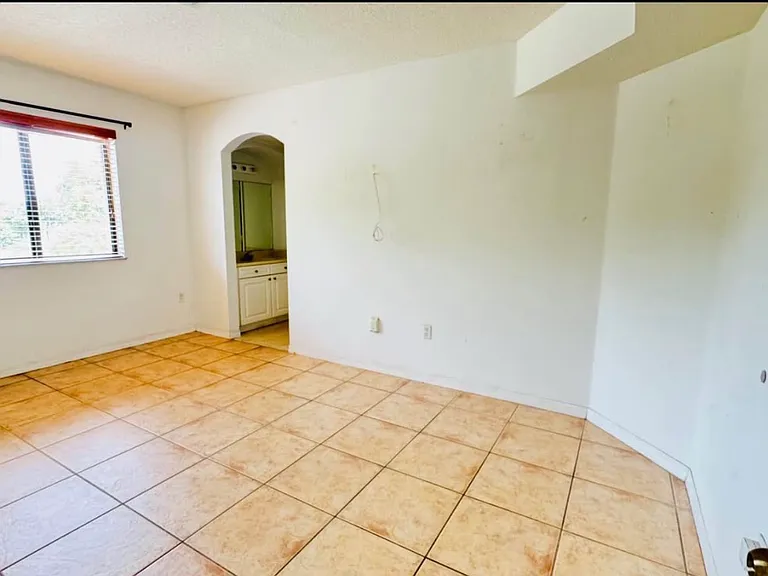 9340 Fontainebleau Blvd #406 — Photo 5