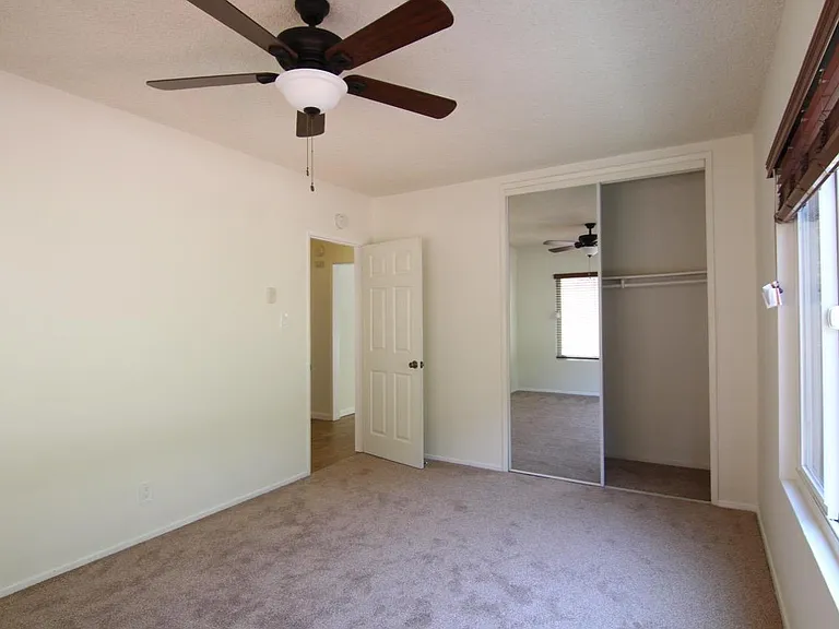 2651 E Wall St #4 — Photo 7